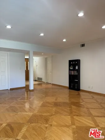 $6,500 | 5412 Hazeltine Avenue, Sherman Oaks, CA 91401