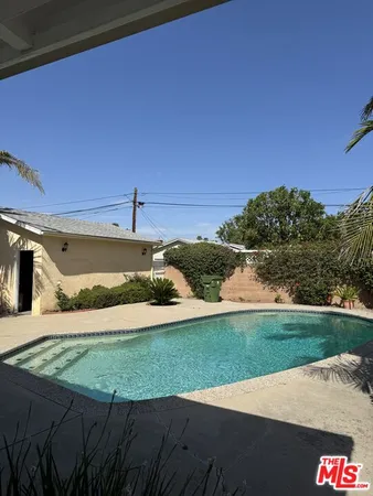 $6,500 | 5412 Hazeltine Avenue, Sherman Oaks, CA 91401
