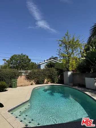 $6,500 | 5412 Hazeltine Avenue, Sherman Oaks, CA 91401