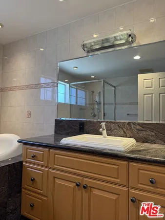 $6,500 | 5412 Hazeltine Avenue, Sherman Oaks, CA 91401