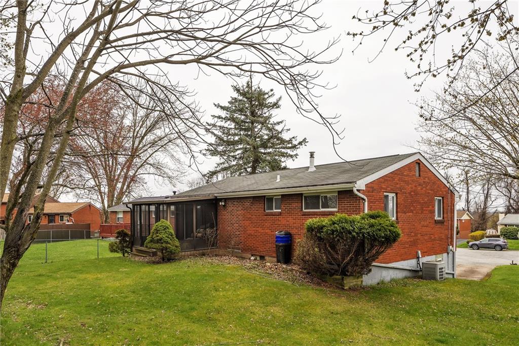 620 Blueberry Road Monroeville, PA 15146 - Photo 5 of 29 Gallery Image 5