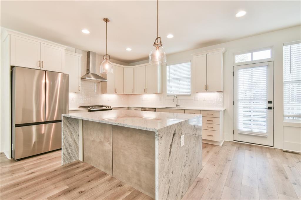 5858 Westin Road Sandy Springs, GA 30328 - Photo 8 of 30