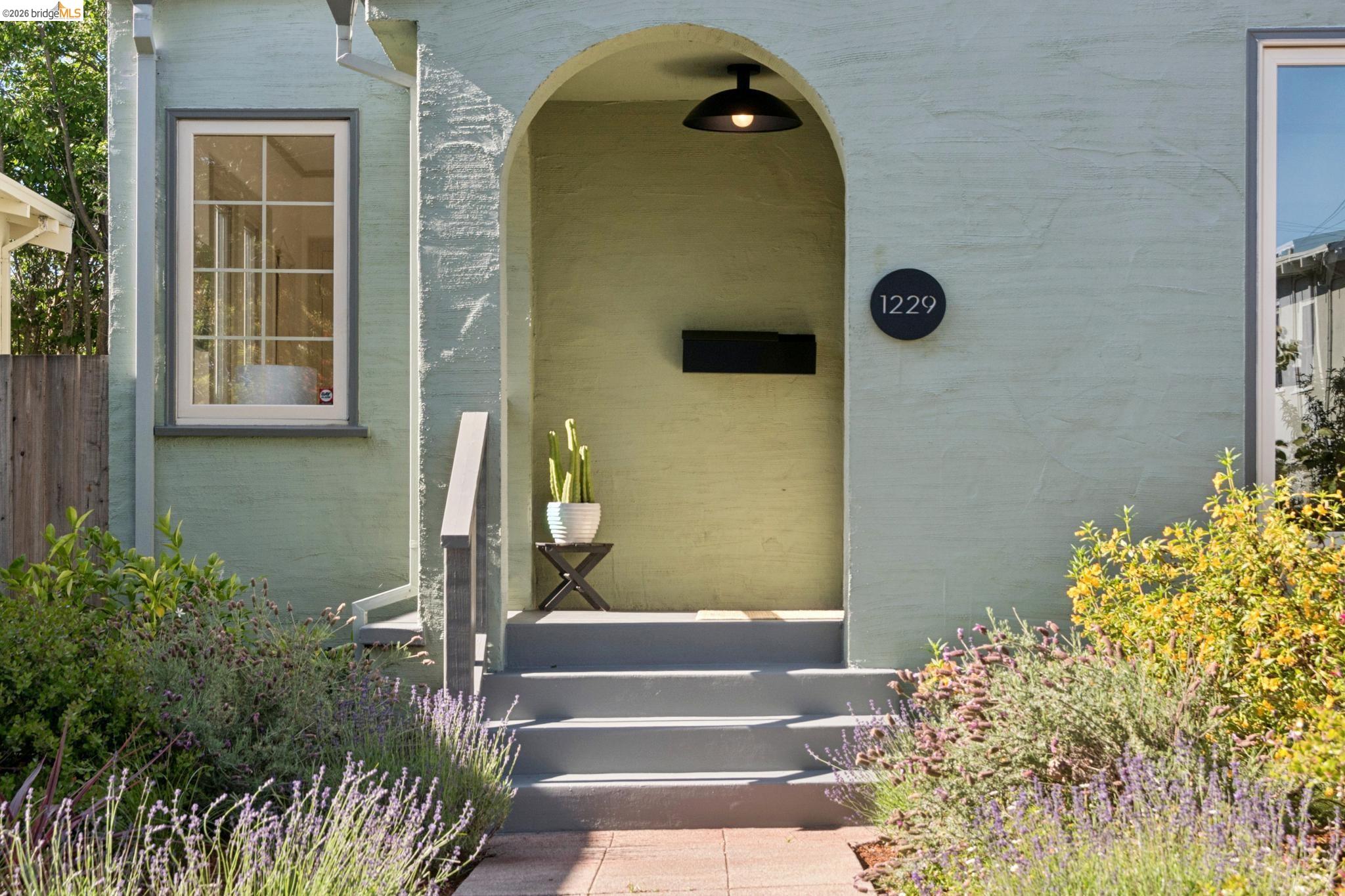 1229 Hopkins Street Berkeley, CA 94702 - Photo 4 of 44