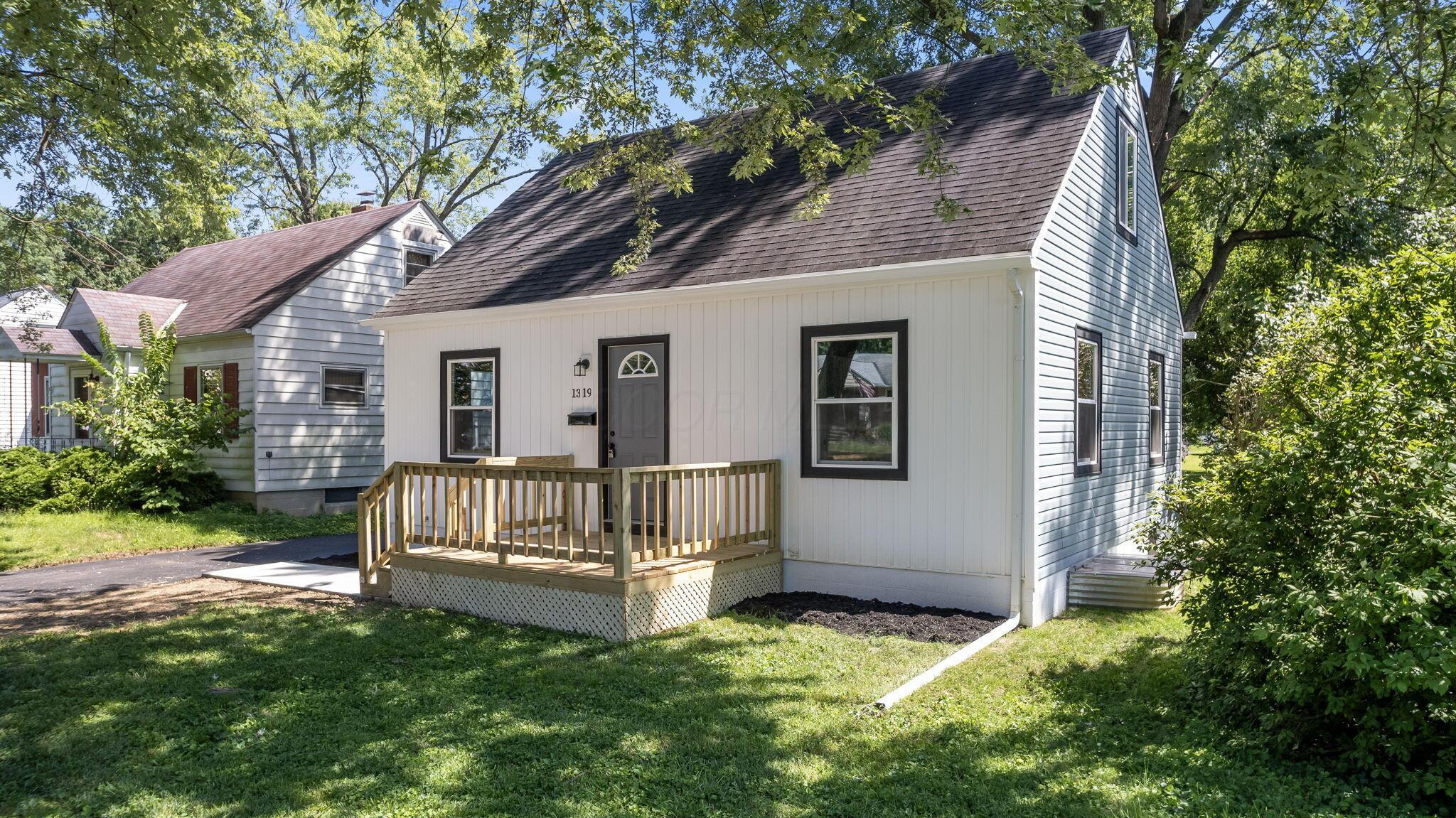 1319 Northridge Road Columbus, OH 43224 - Photo 4 of 66 4-web-or-mls-DJI_0486
