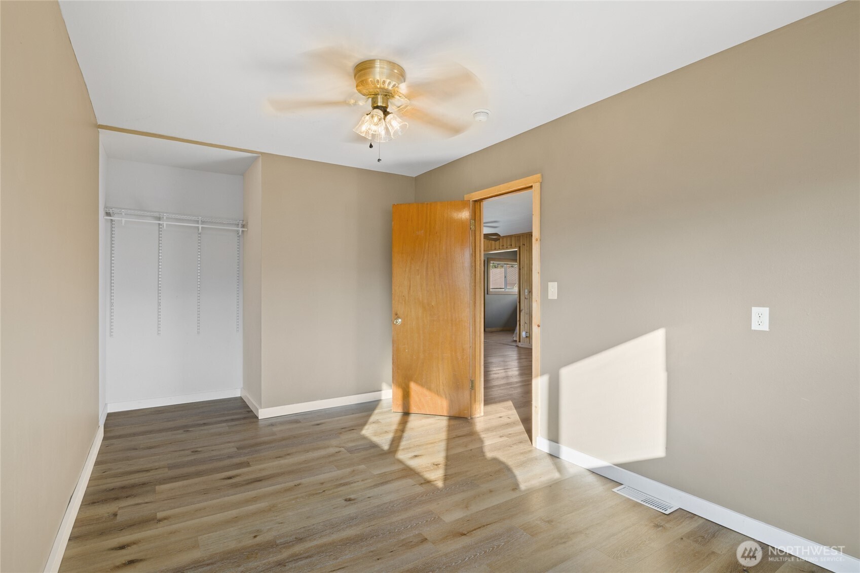 107 West 2nd Street Cle Elum, WA 98922 - Photo 20 of 39 a view of empty room with wooden floor