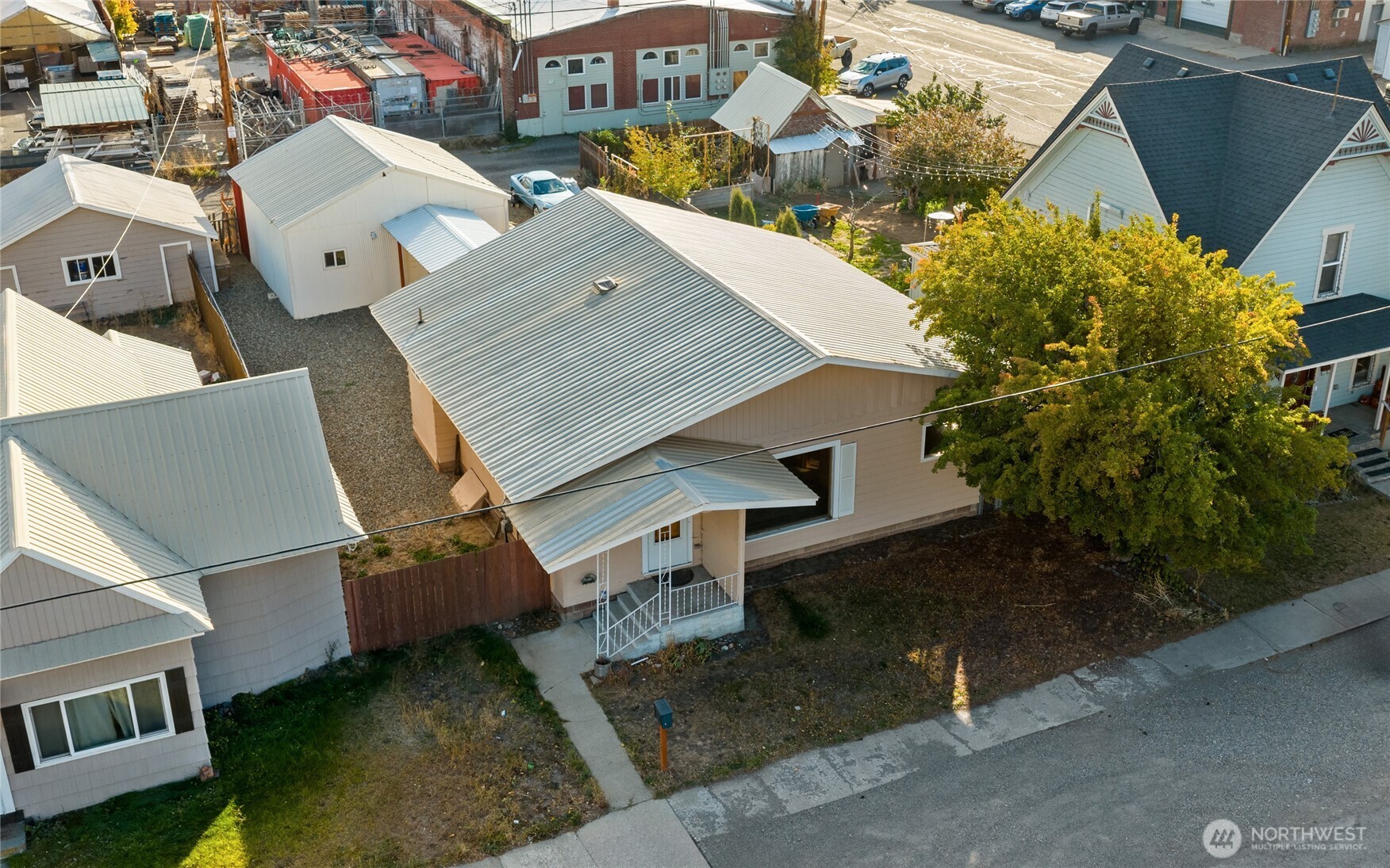 107 West 2nd Street Cle Elum, WA 98922 - Photo 33 of 39 an aerial view of a house with a yard and a garage