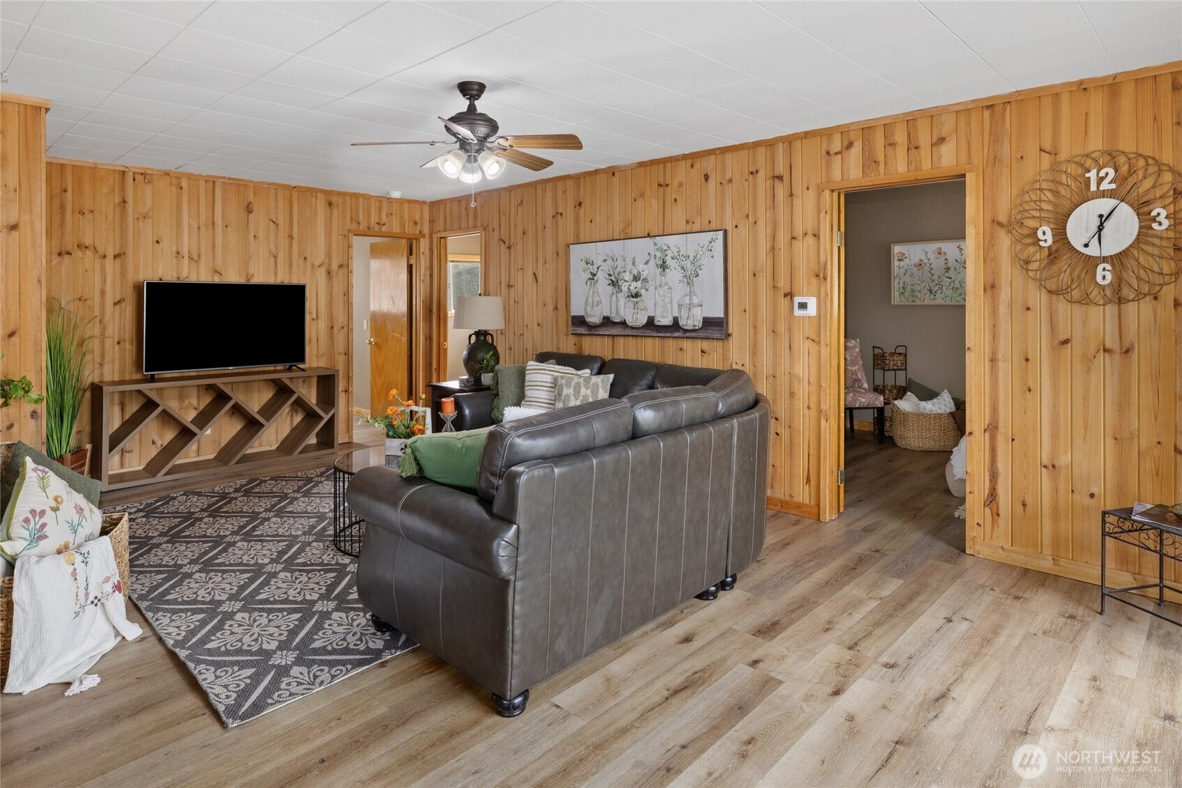 107 West 2nd Street Cle Elum, WA 98922 - Photo 6 of 39 a living room with furniture and a flat screen tv