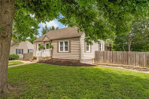 $230,000 | 5549 Caenen Street, Shawnee, KS 66216