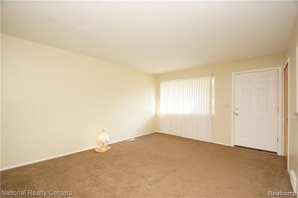 30074 Oakwood Street Inkster, MI 48141 - Photo 4 of 16