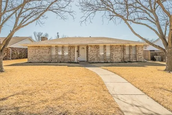 $264,900 | 876 Dogwood Trail, Lancaster, TX 75146