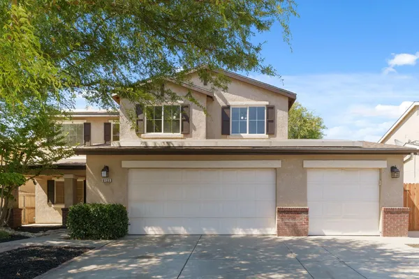 $569,990 | 6123 East Hampton Way, Fresno, CA 93727