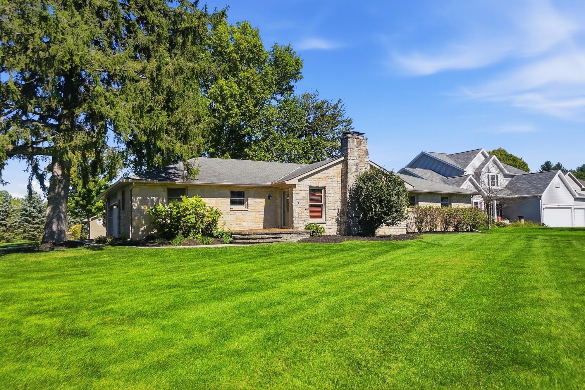 6218 Feder Road Columbus, OH 43228 - Photo 1 of 66 007