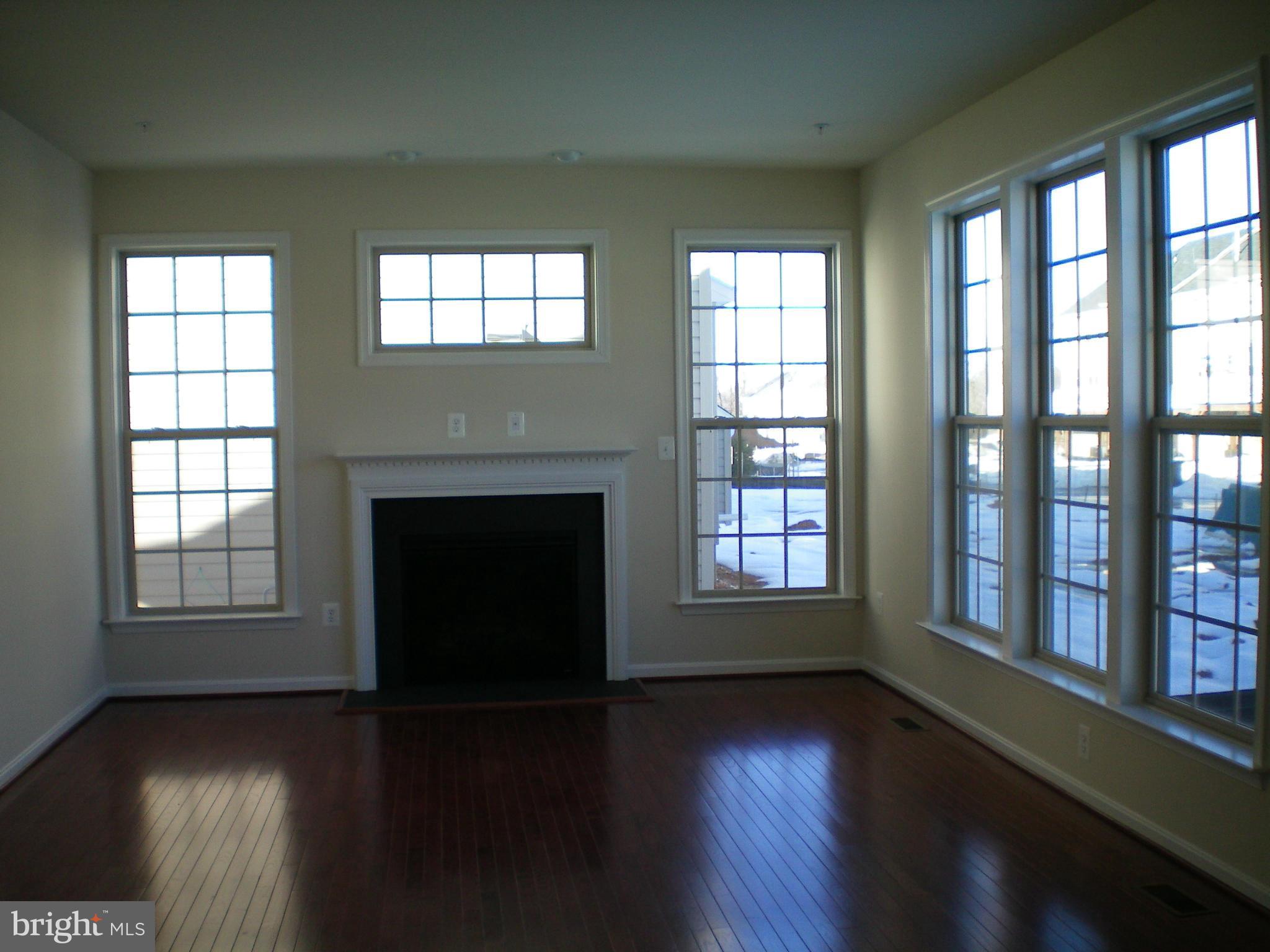 14108 Port Town Road Accokeek, MD 20607 - Photo 2 of 8 Family Room