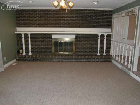 5455 Chesaning Road Chesaning, MI 48616 - Photo 8 of 14 20364244-7.JPG