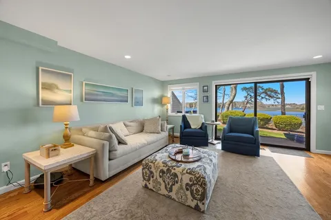 $895,000 | 381 Great Oak Road, Unit 9, Mashpee, MA 02649