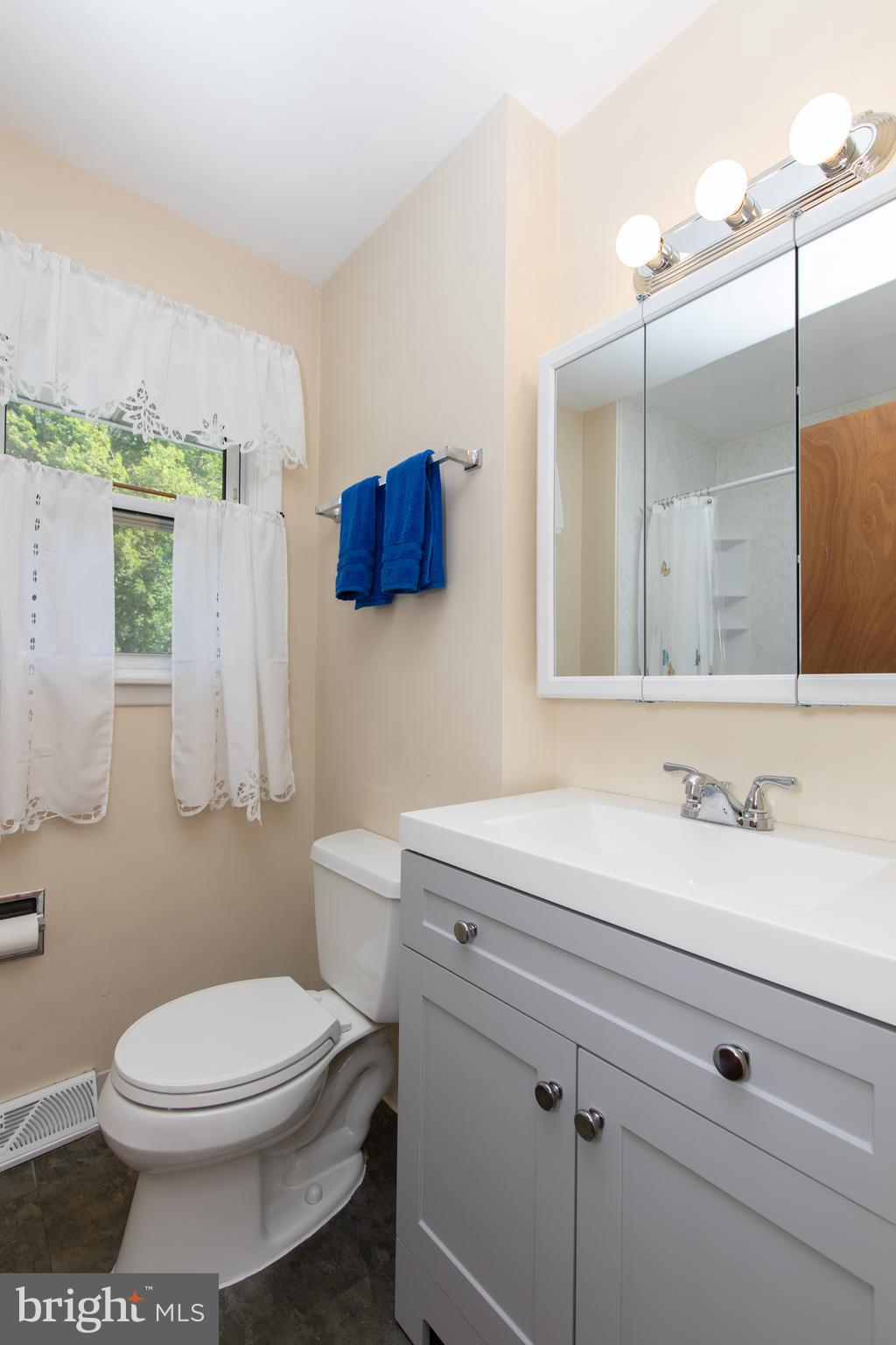 3 Great Oak Road Voorhees, NJ 08043 - Photo 29 of 45 Full Bathroom