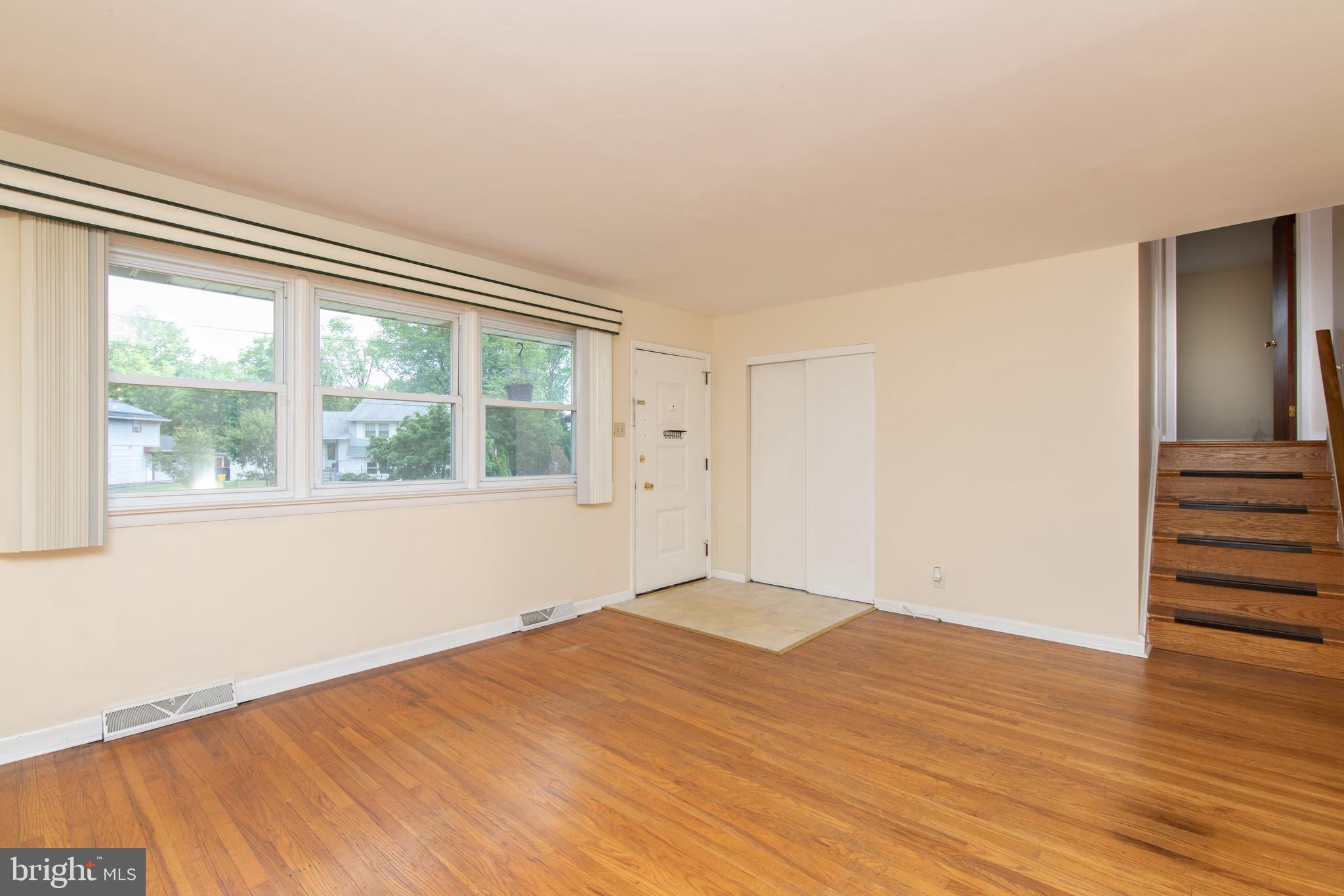3 Great Oak Road Voorhees, NJ 08043 - Photo 6 of 45 Living Room