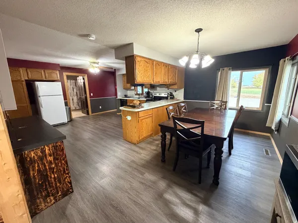 $275,000 | 32540 Paul Avenue, Worthington, MN 56187