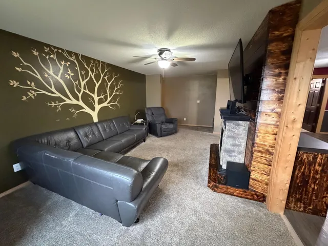 $310,000 | 32540 Paul Avenue, Worthington, MN 56187