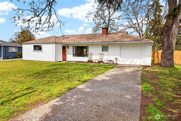 $389,000 | 27 Crescent Circle Southwest, Lakewood, WA 98499