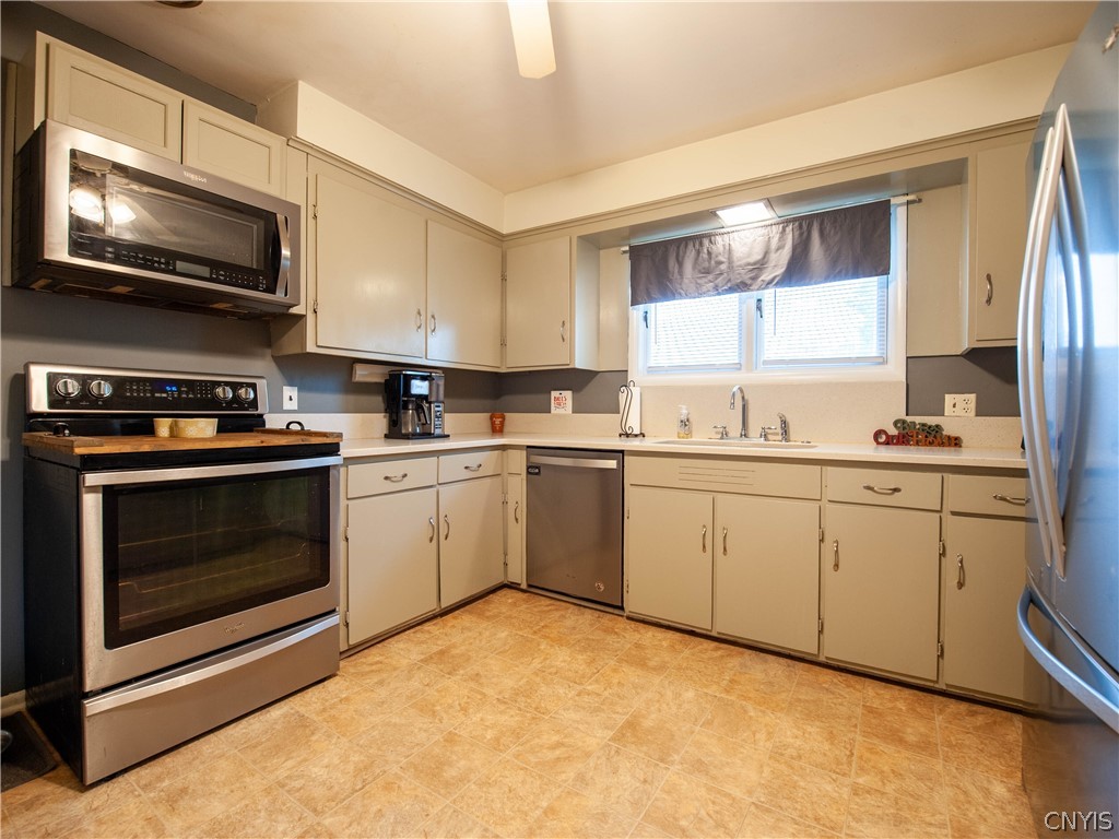 2103 Bedford Street Rome, NY 13440 - Photo 9 of 32 Kitchen