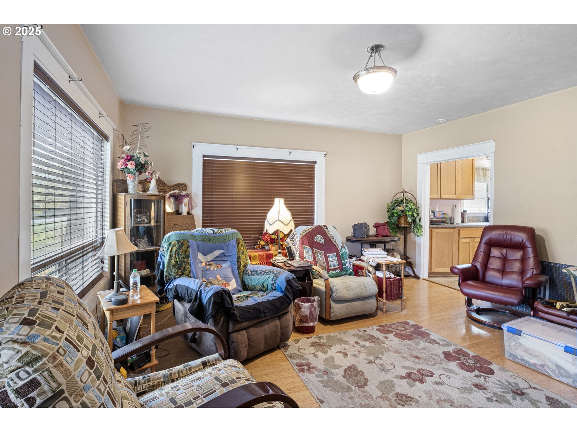 27403 Highway 38 Elkton, OR 97436 - Photo 11 of 48 Living Room