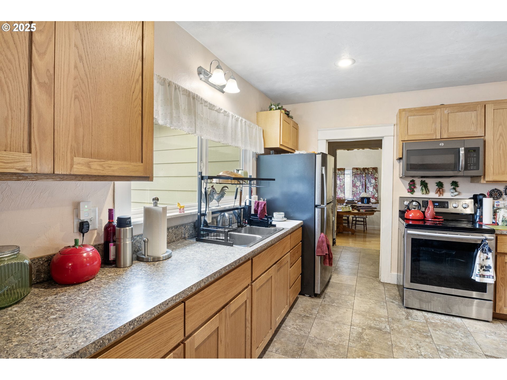 27403 Highway 38 Elkton, OR 97436 - Photo 19 of 48 Kitchen