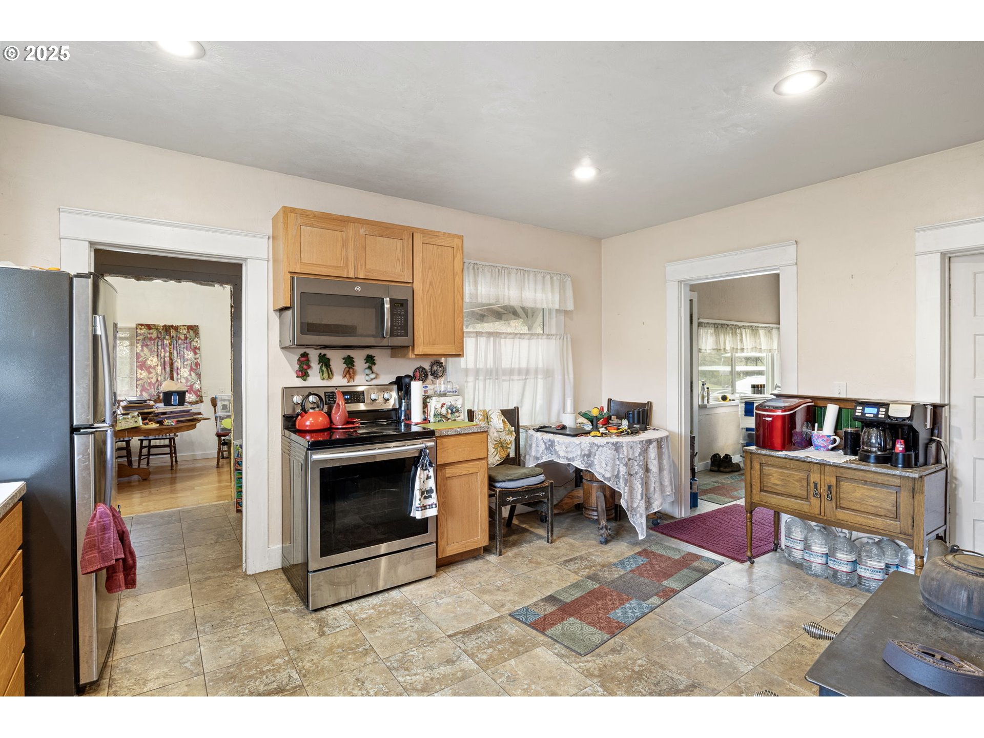 27403 Highway 38 Elkton, OR 97436 - Photo 20 of 48 Kitchen