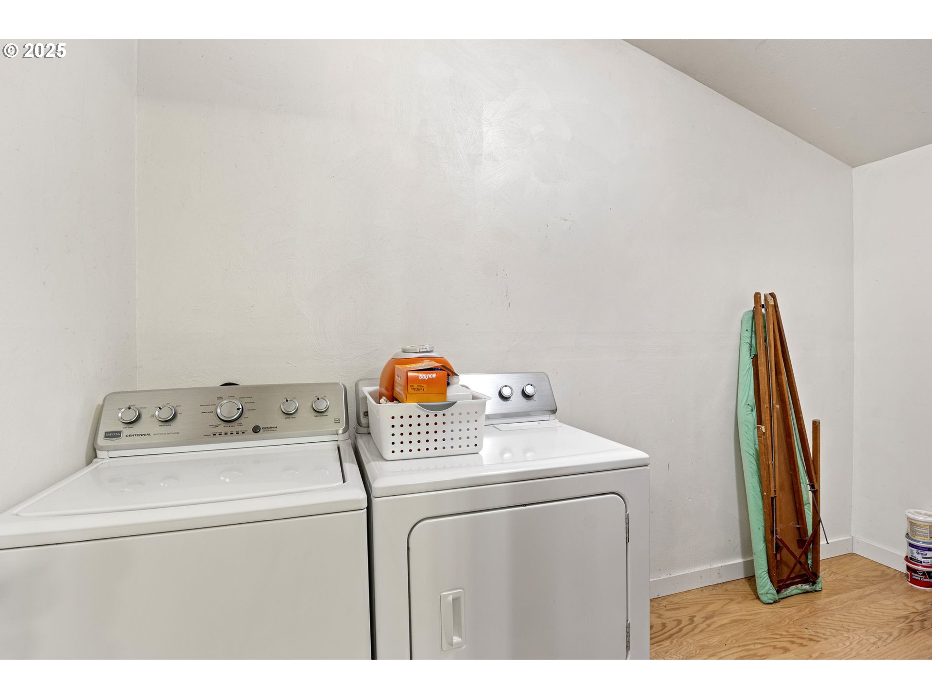 27403 Highway 38 Elkton, OR 97436 - Photo 29 of 48 Laundry