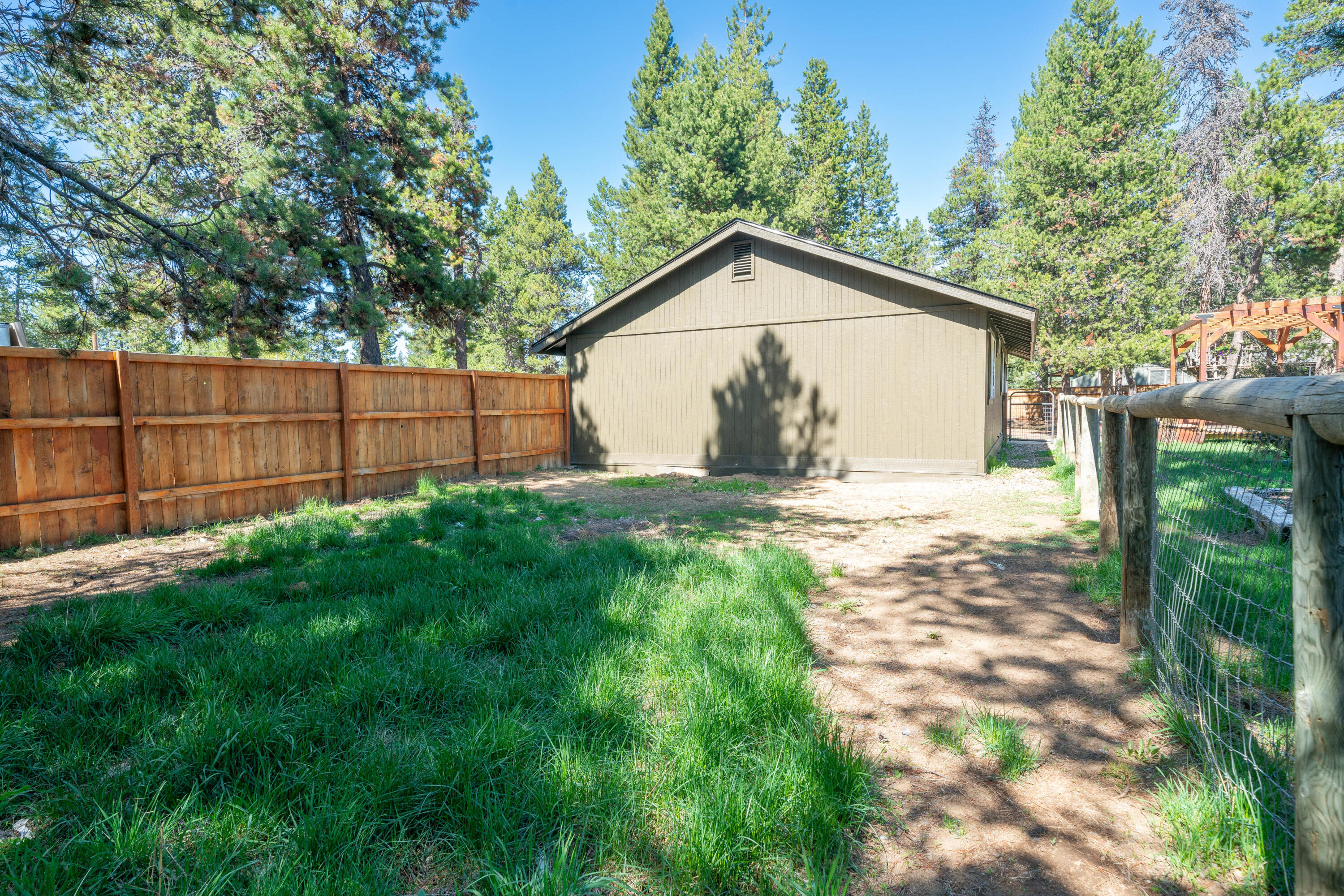 56074 Snow Goose Road Bend, OR 97707 - Photo 23 of 28 DSC04272