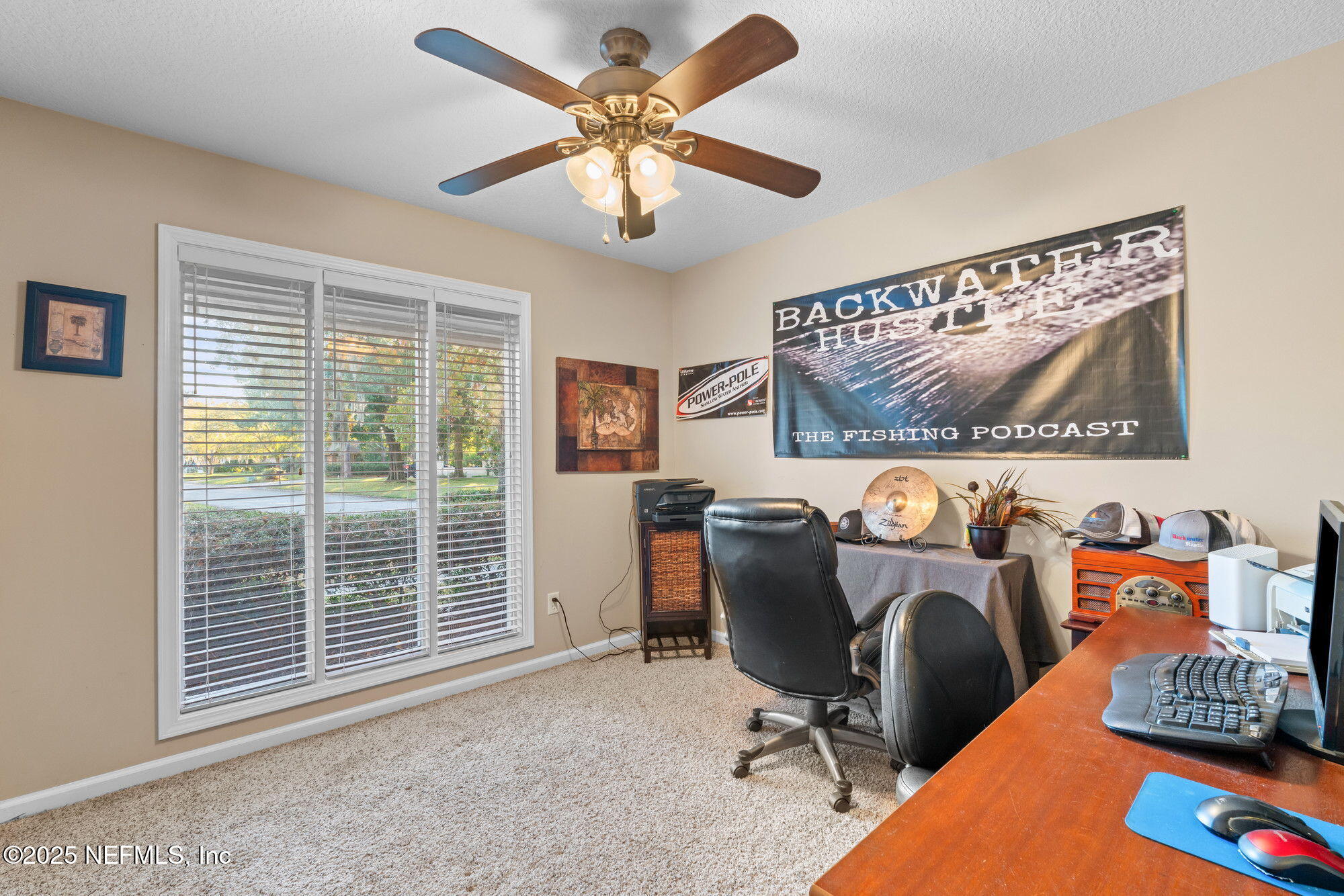 3301 Hermitage Road East Jacksonville, FL 32277 - Photo 26 of 49 a workspace with furniture and a window