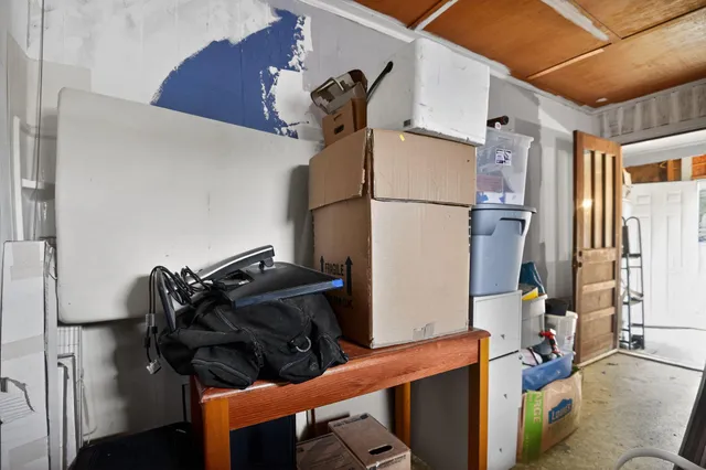 a view of walk in closet