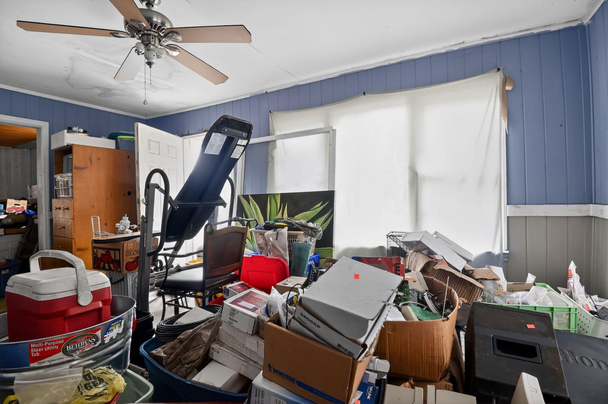 950 B Street Crestview, FL 32536 - Photo 19 of 32 a workspace with furniture and chandelier