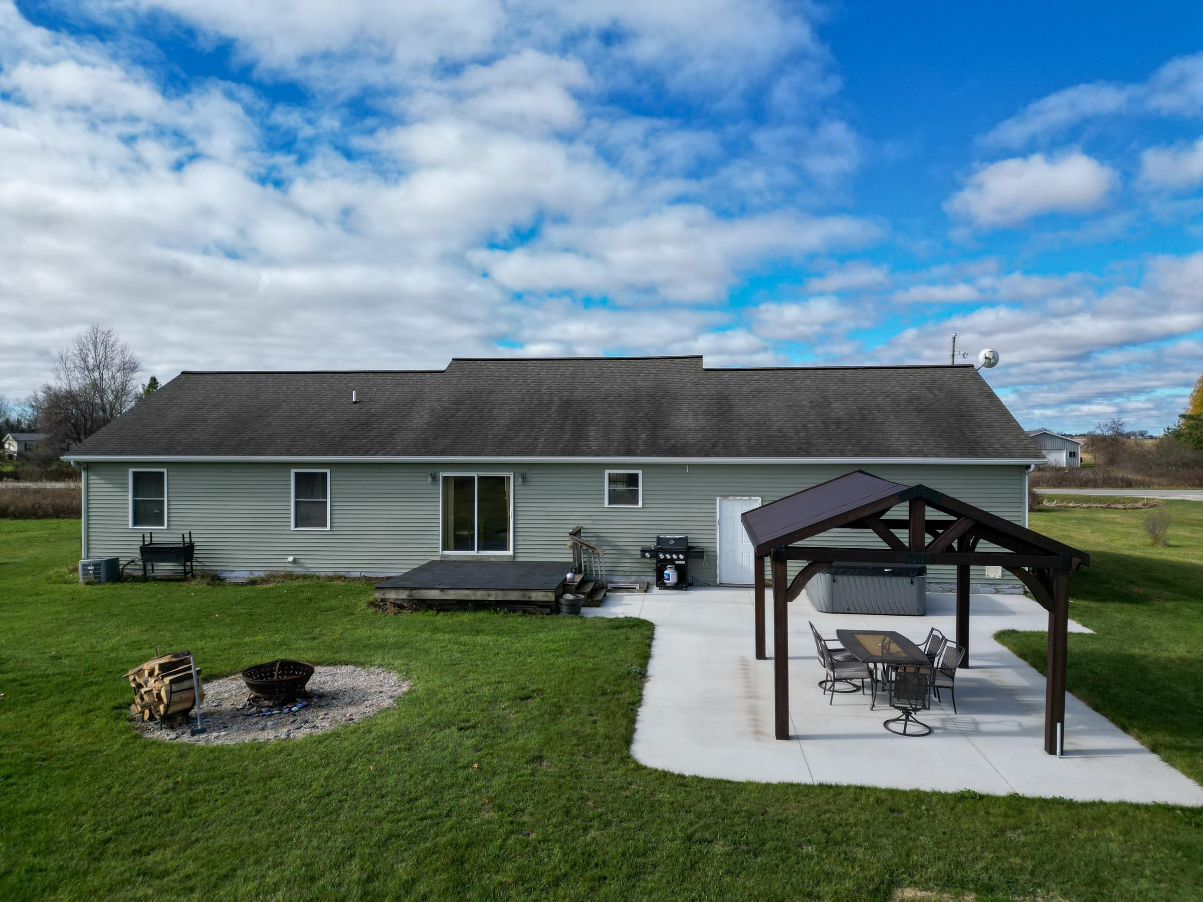 7565 South Wise Road Shepherd, MI 48883 - Photo 5 of 27