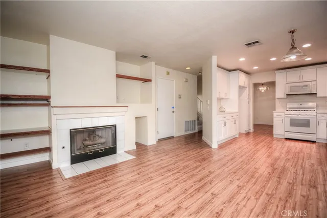 $3,380 | 554 Pointe Vista Court, Corona, CA 92881