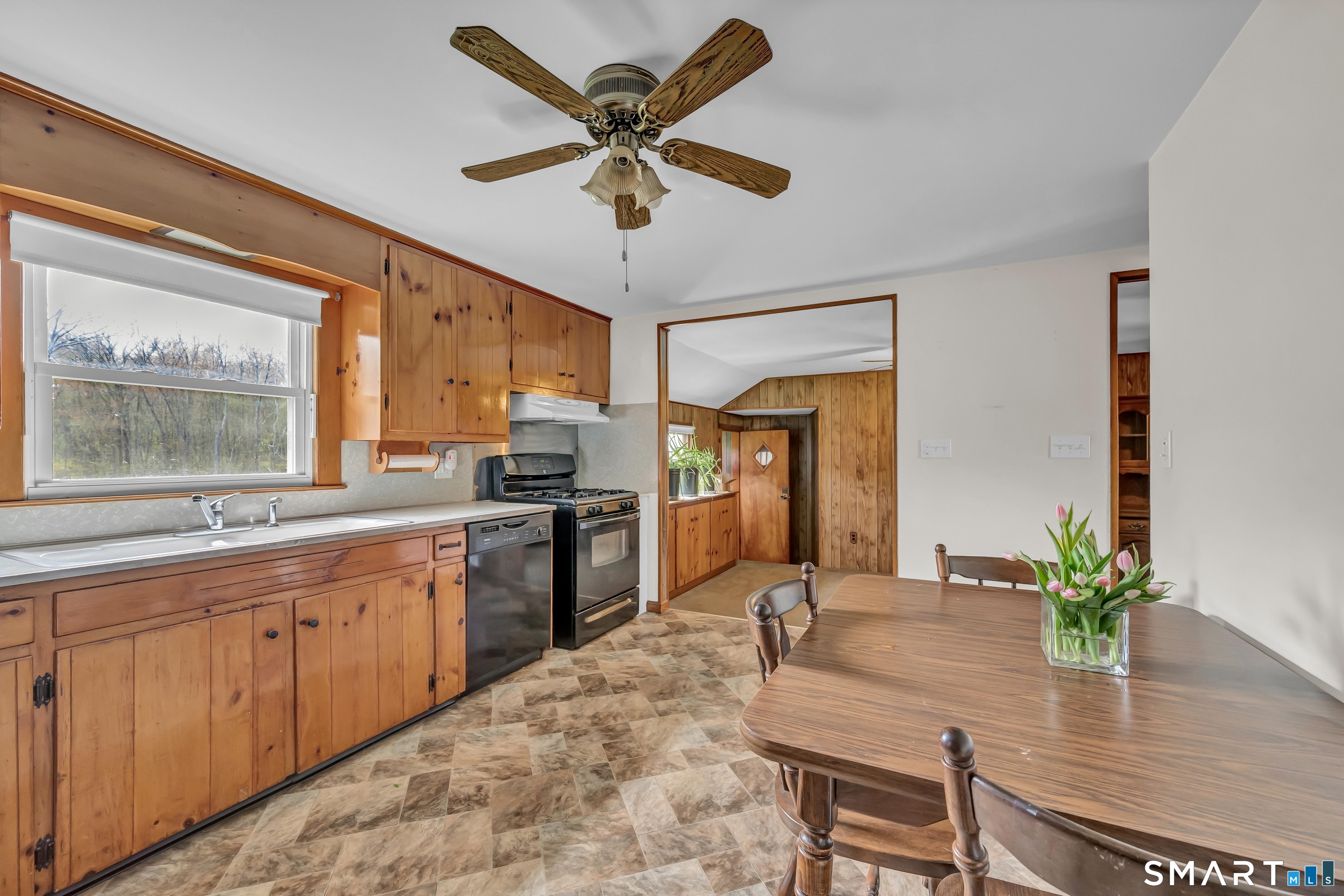 26 Barnum Road Danbury, CT 06811 - Photo 10 of 31