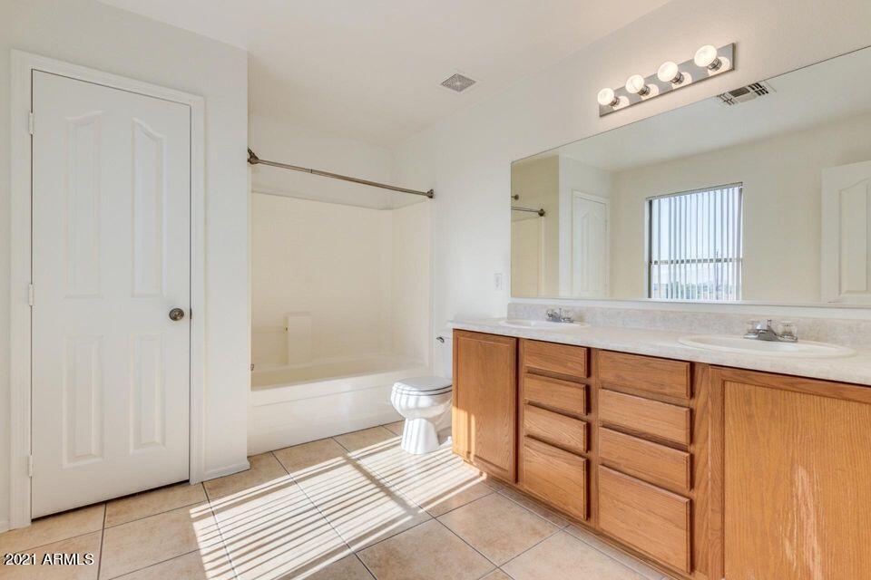 9369 West Eaton Road Phoenix, AZ 85037 - Photo 17 of 24 Master Bathroom