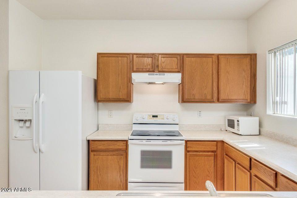 9369 West Eaton Road Phoenix, AZ 85037 - Photo 8 of 24 Kitchen
