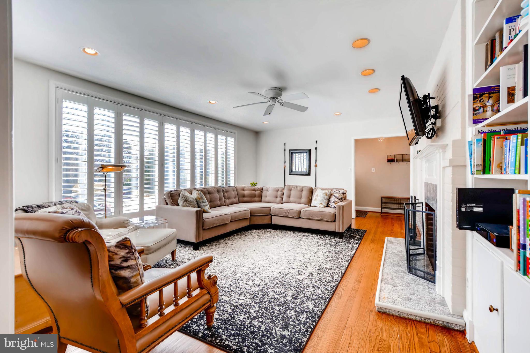12 St Georges Road Baltimore, MD 21210 - Photo 11 of 30 Living Room