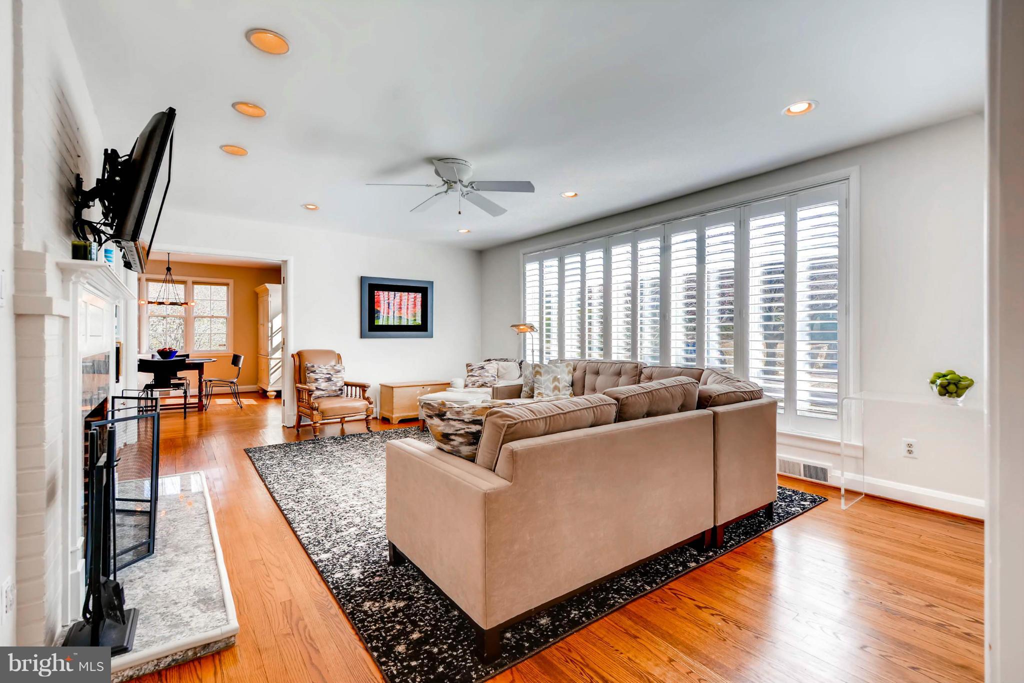 12 St Georges Road Baltimore, MD 21210 - Photo 13 of 30 Living Room