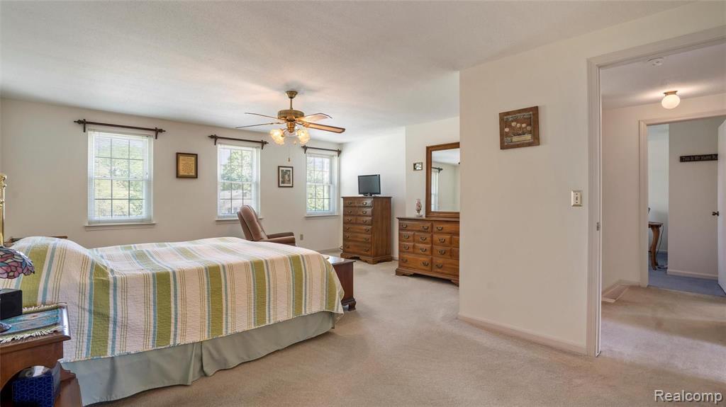 815 Dickson Lane Rochester Hills, MI 48307 - Photo 19 of 32