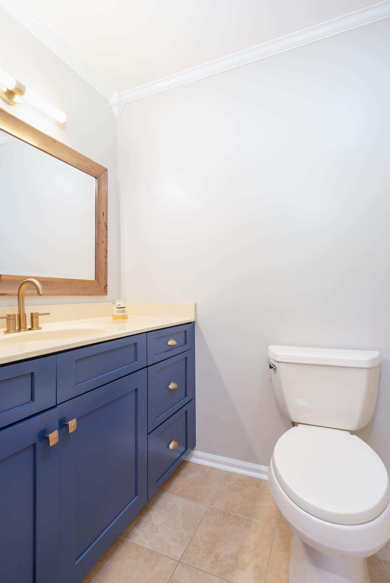 4523 Spring Lake Road Chattanooga, TN 37415 - Photo 13 of 28 Full Bathroom 1