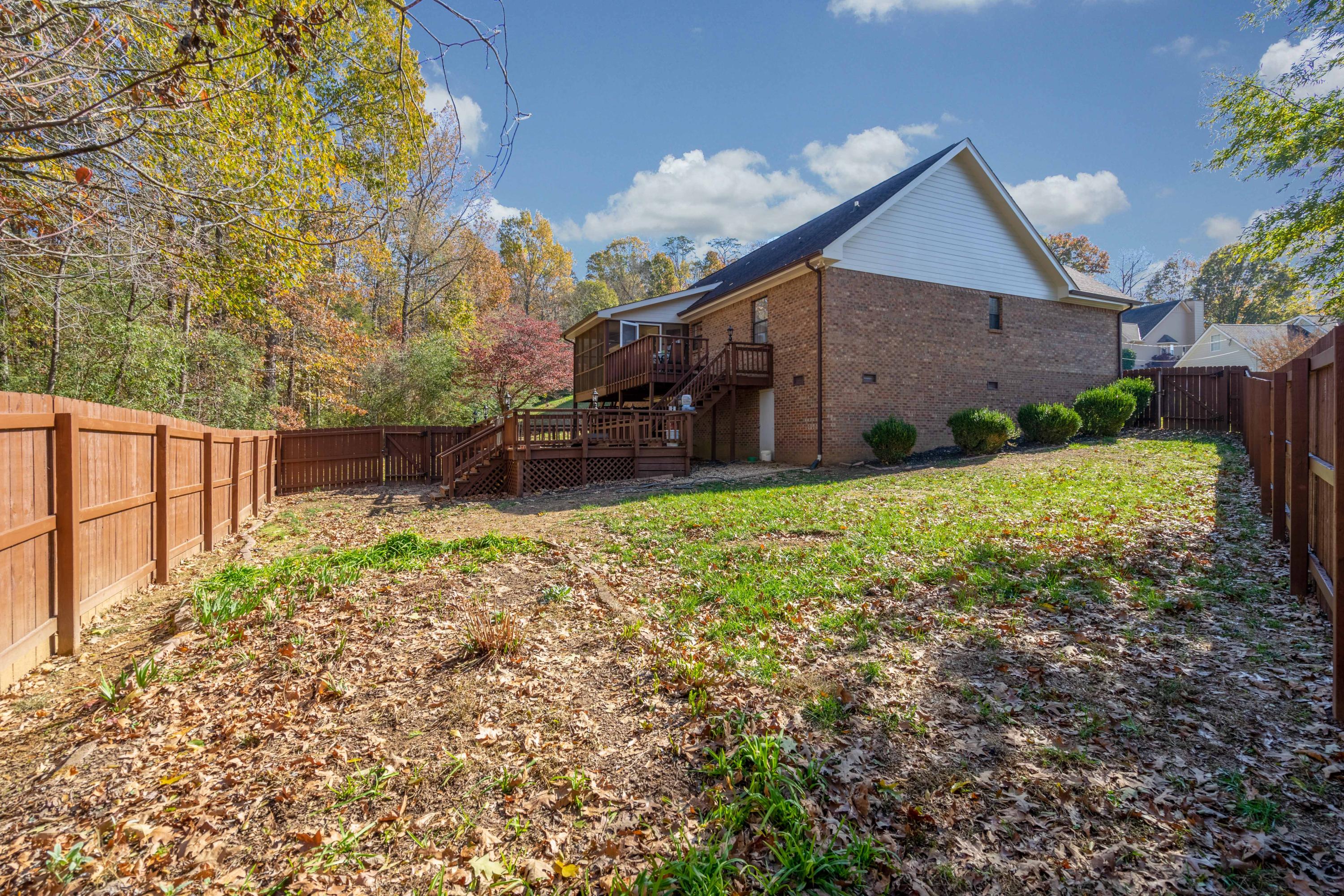 4523 Spring Lake Road Chattanooga, TN 37415 - Photo 23 of 28 Yard