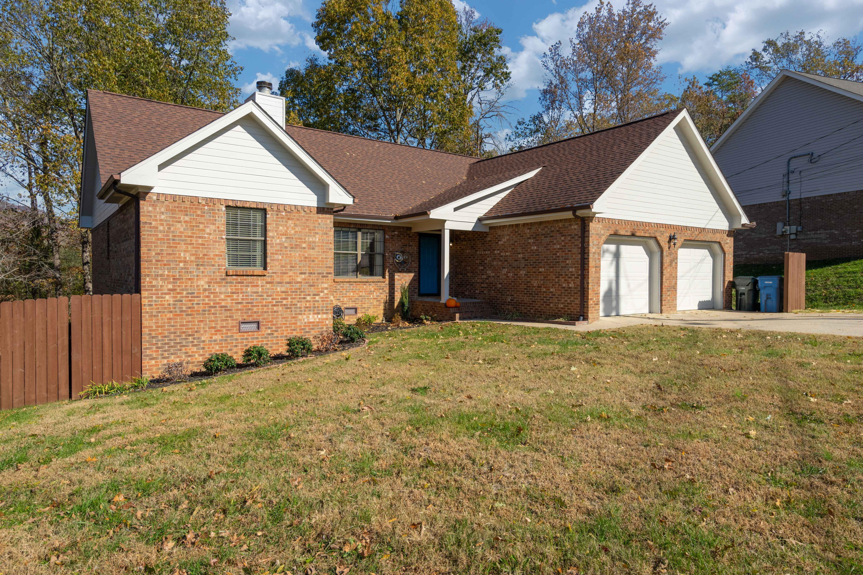 4523 Spring Lake Road Chattanooga, TN 37415 - Photo 5 of 28 Front View