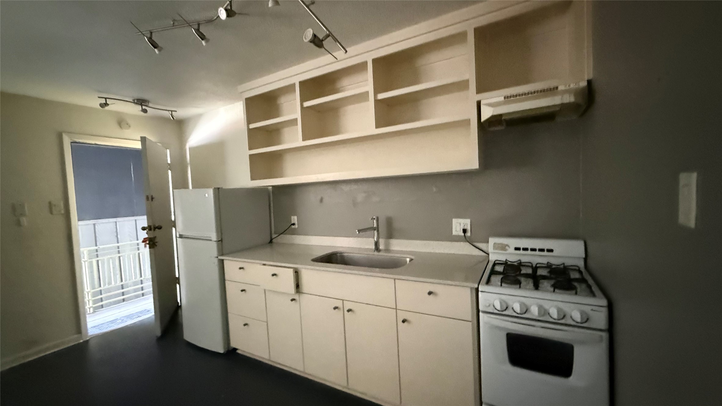 219 West Alabama Street, Unit 32 Houston, TX 77006 - Photo 3 of 10