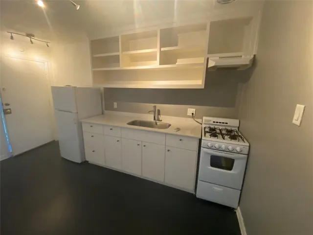 $900 | 219 West Alabama Street, Unit 32, Houston, TX 77006