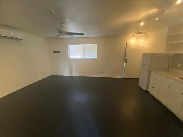 $900 | 219 West Alabama Street, Unit 32, Houston, TX 77006