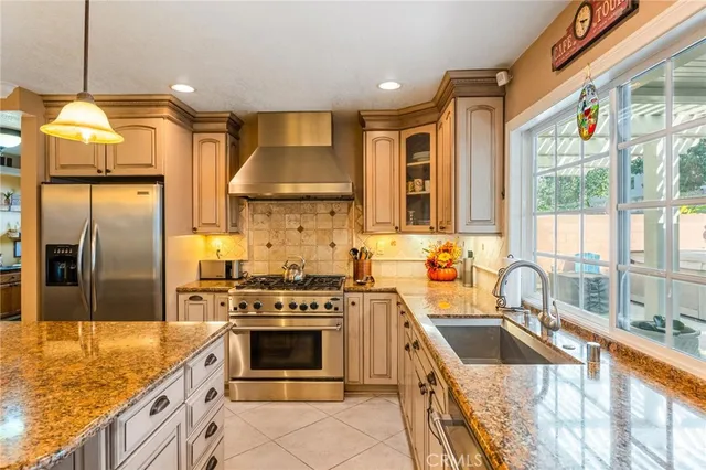 $1,073,000 | 2014 East 20th Street, Santa Ana, CA 92705