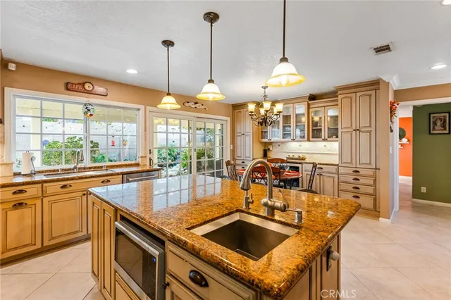 $1,083,000 | 2014 East 20th Street, Santa Ana, CA 92705