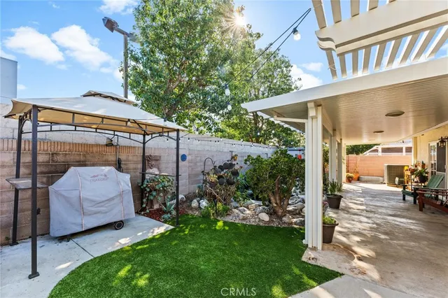 $1,083,000 | 2014 East 20th Street, Santa Ana, CA 92705
